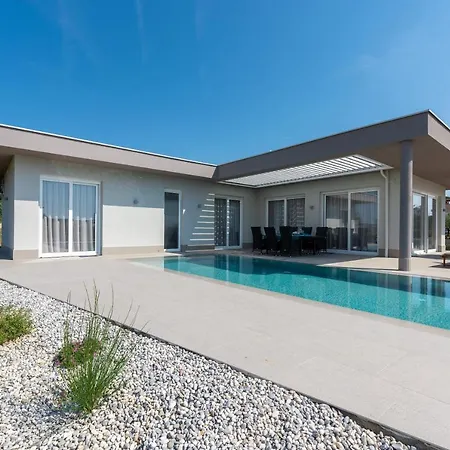 Vivas Villa