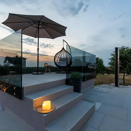 Vivas Villa *
