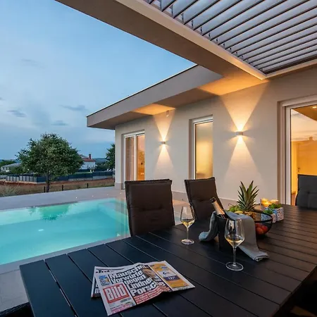 Vivas Villa *